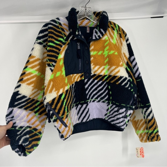 Free People Hit The Slopes Plaid Navy Double Lined Cropped Sherpa Coat XS NWT - Picture 4 of 9